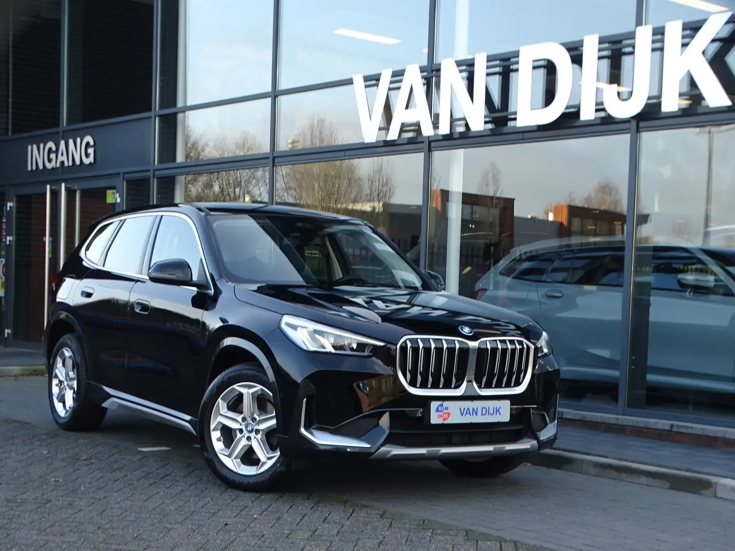 BMW X1 xDrive25e X-Line Elek.Stoelen Driv.Ass.Plus Camera Zwart - 1
