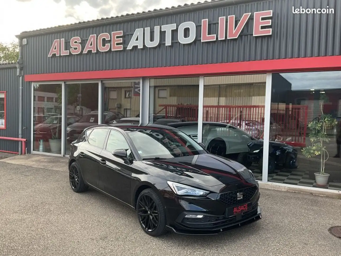 SEAT Leon 1.5 ETSI 150CH XCELLENCE DSG7 Noir - 1