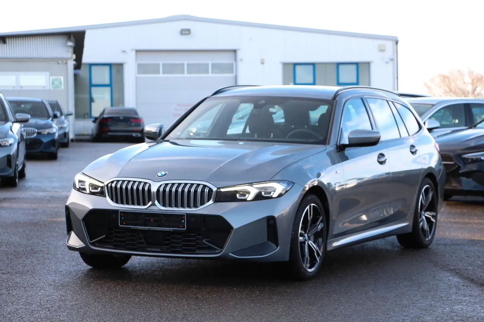 BMW 330 i xDrive Touring ACC*WIDESCREEN*LED M Sport Grau - 1