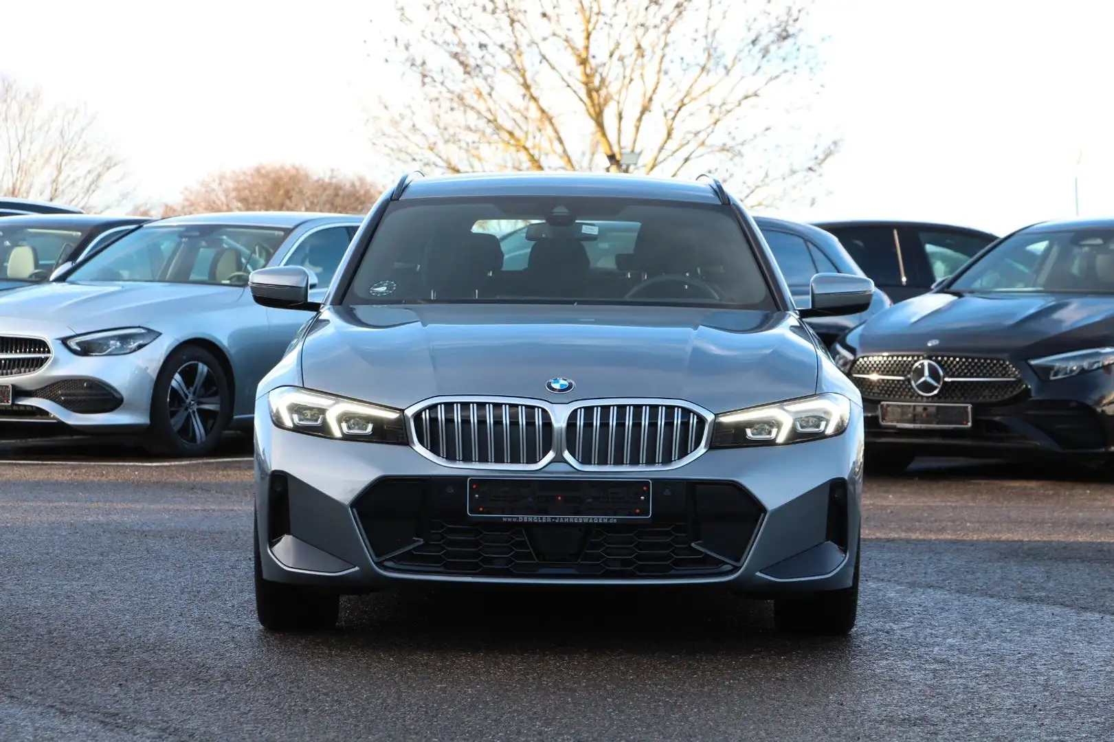 BMW 330 i xDrive Touring ACC*WIDESCREEN*LED M Sport Grau - 2