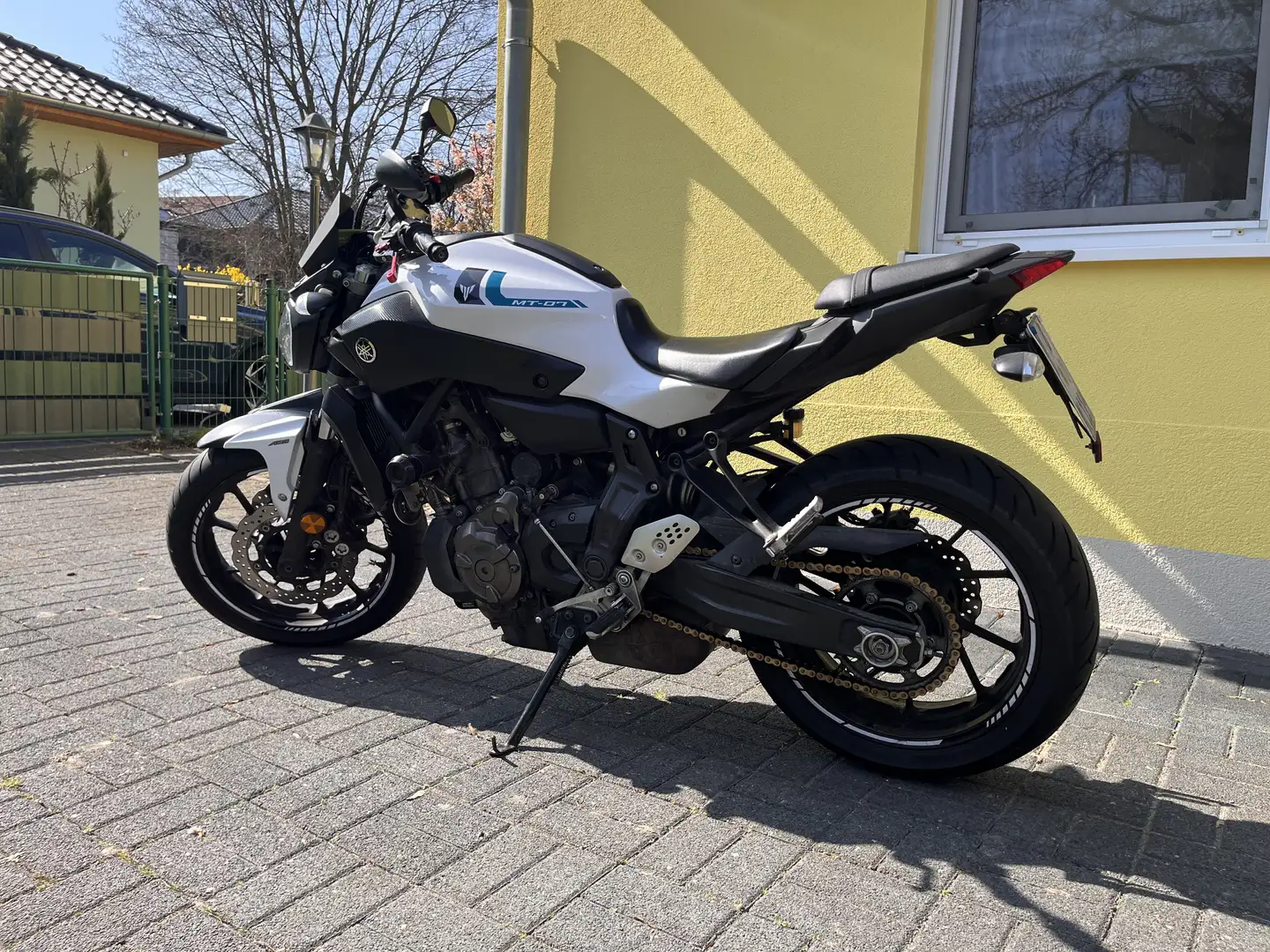 Yamaha MT-07 sehr gepflegt, viele Extras, neue Bereifung Fehér - 2