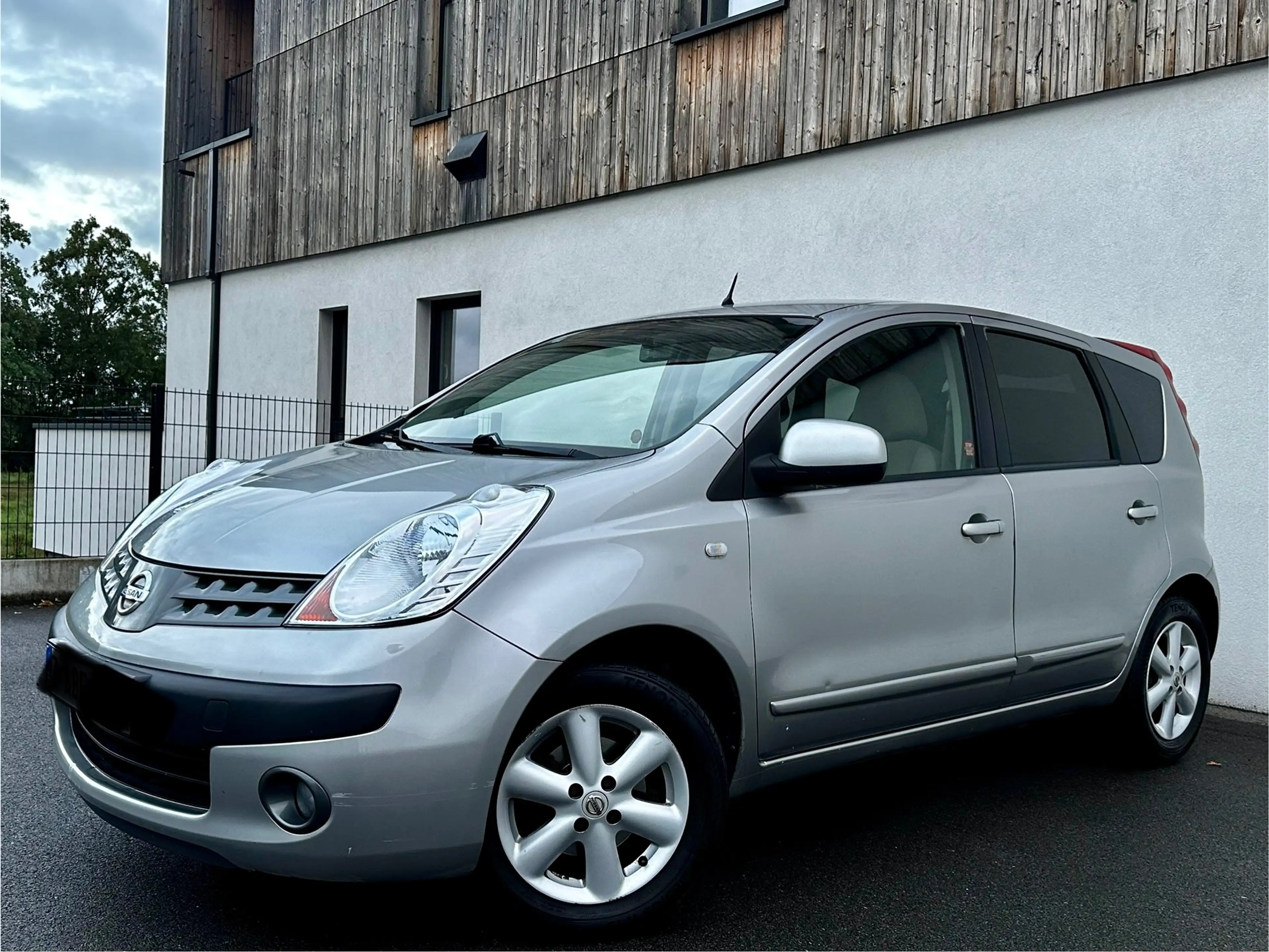 Nissan Note NISSAN NOTE 1.6 ACENTA AUTOMATIQUE — ESSENCE FAIBLE KILOMÉTRAGE