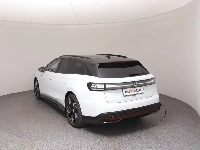 Volkswagen ID.7 view 5