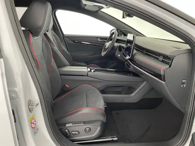Volkswagen ID.7 view 10