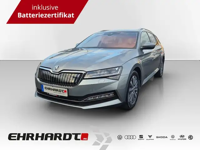 Skoda Superb Combi 1.4 TSI iV DSG Style DCC AHK*MATRIX*NAV*S...