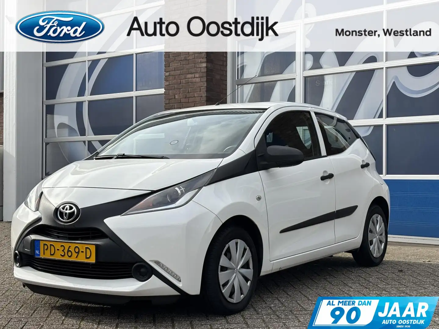 Toyota Aygo 1.0 VVT-i x 69PK Airco Bleutooth USB Elek. Ramen C Blanc - 1