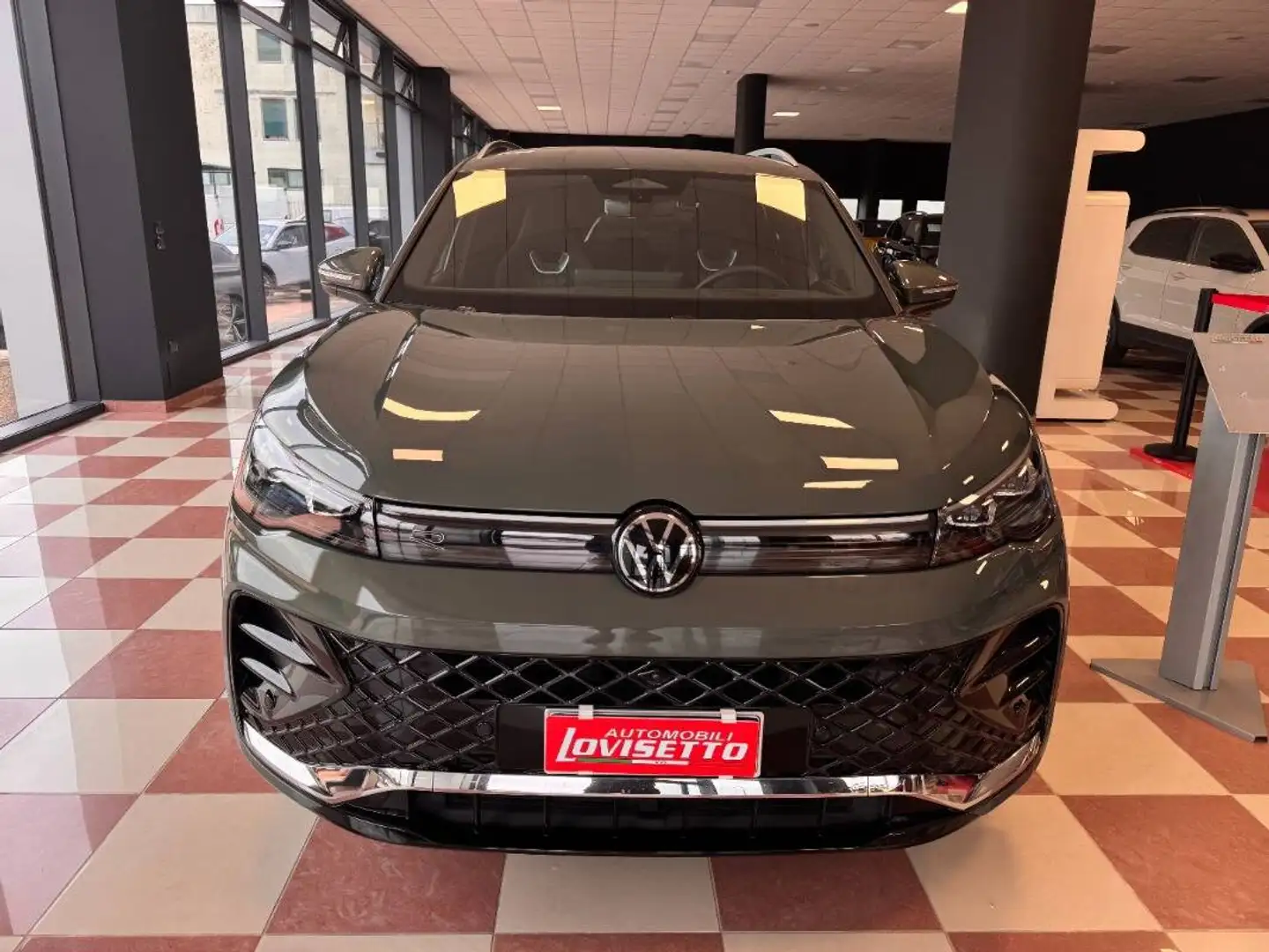 Volkswagen Tiguan 2.0 tdi R-Line 150cv dsg Vert - 2