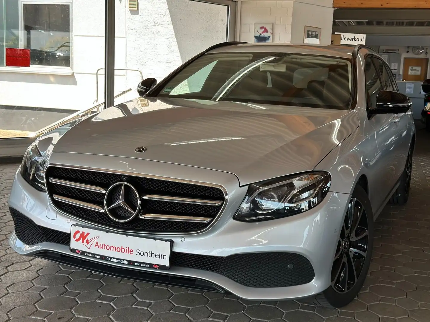 Mercedes-Benz E 220 d T 9G Avantgarde*Temp*360°*Nav*LED*Night Silber - 1