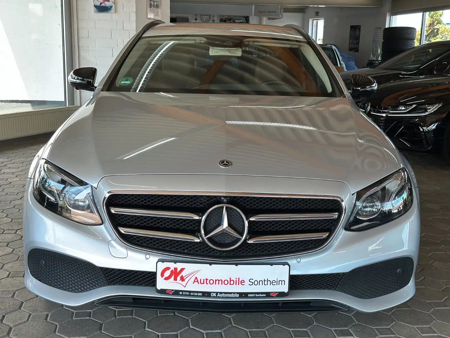 Mercedes-Benz E 220 d T 9G Avantgarde*Temp*360°*Nav*LED*Night Silber - 2