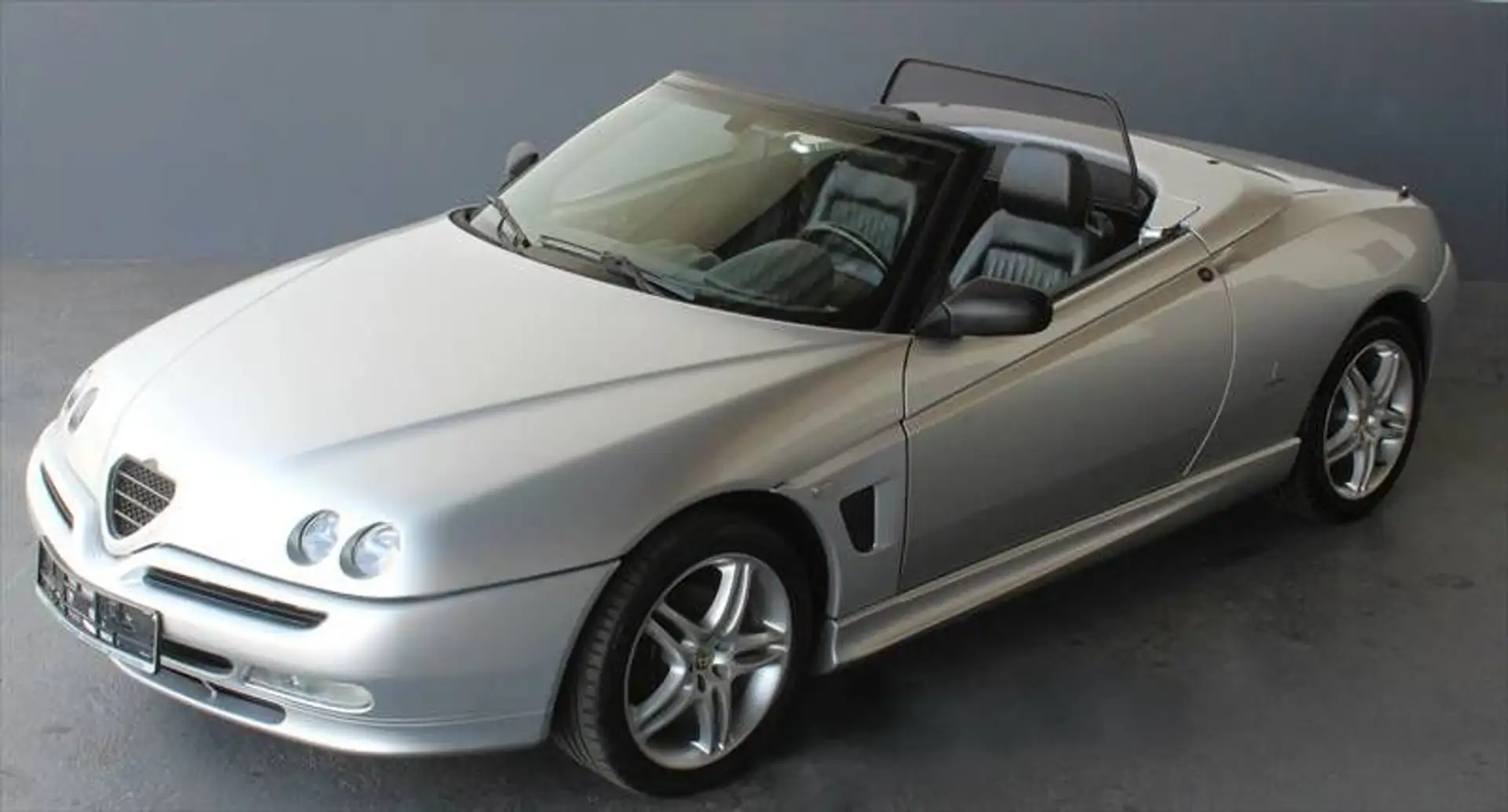 Alfa Romeo Spider 2,0 T.Spark Leder Schwarz, Alu 17" Серебристый - 1