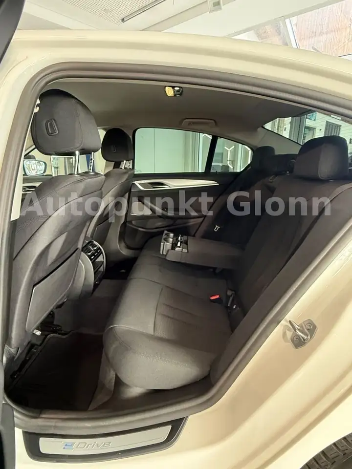 BMW 530 E - 184ch - 89 170KMS - CAMÉRA D'AIDE AU STATIONNEMENT - VOLANT EN CUIR