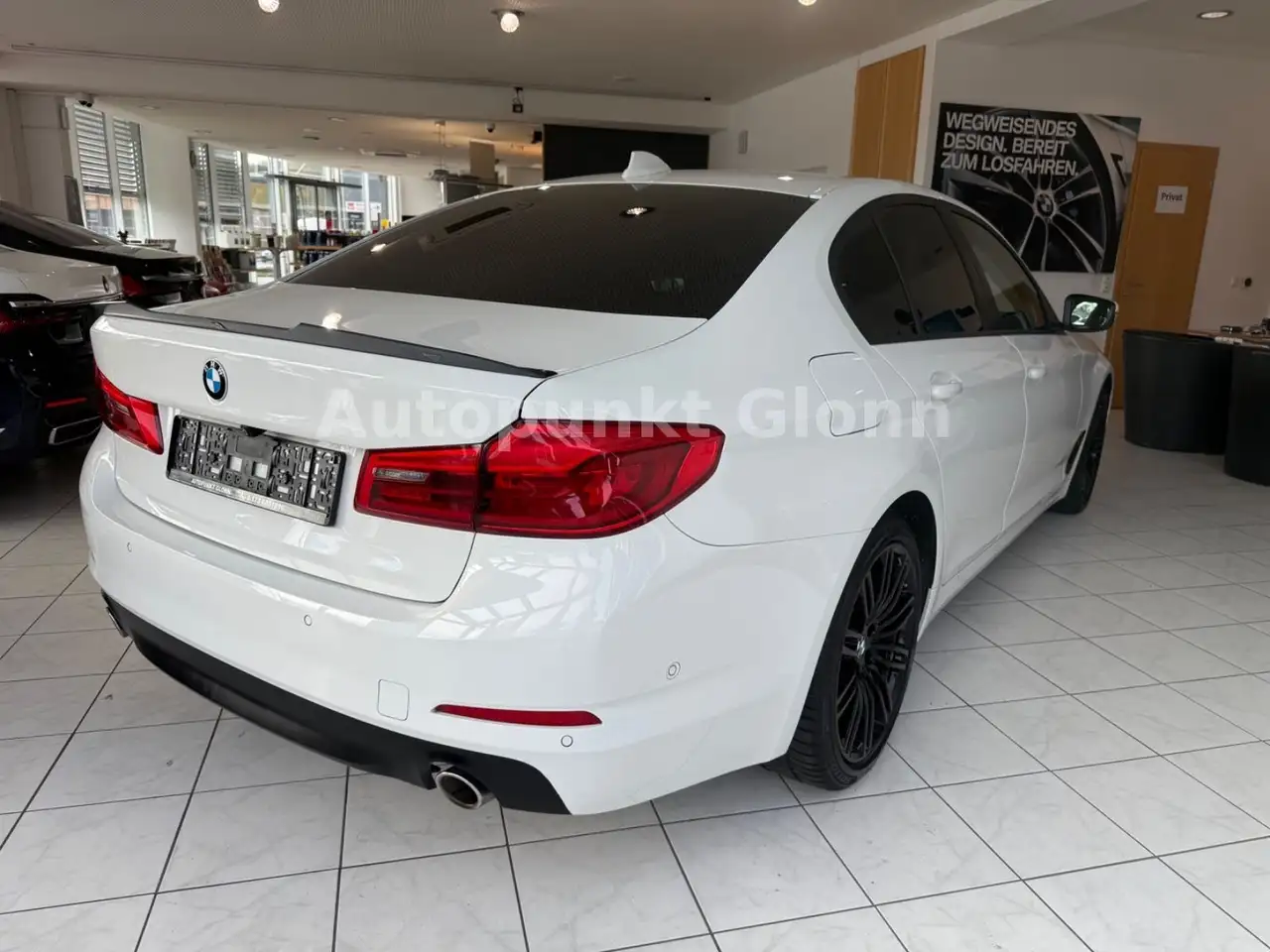 BMW 530 E - 184ch - 89 170KMS - CAMÉRA D'AIDE AU STATIONNEMENT - VOLANT EN CUIR