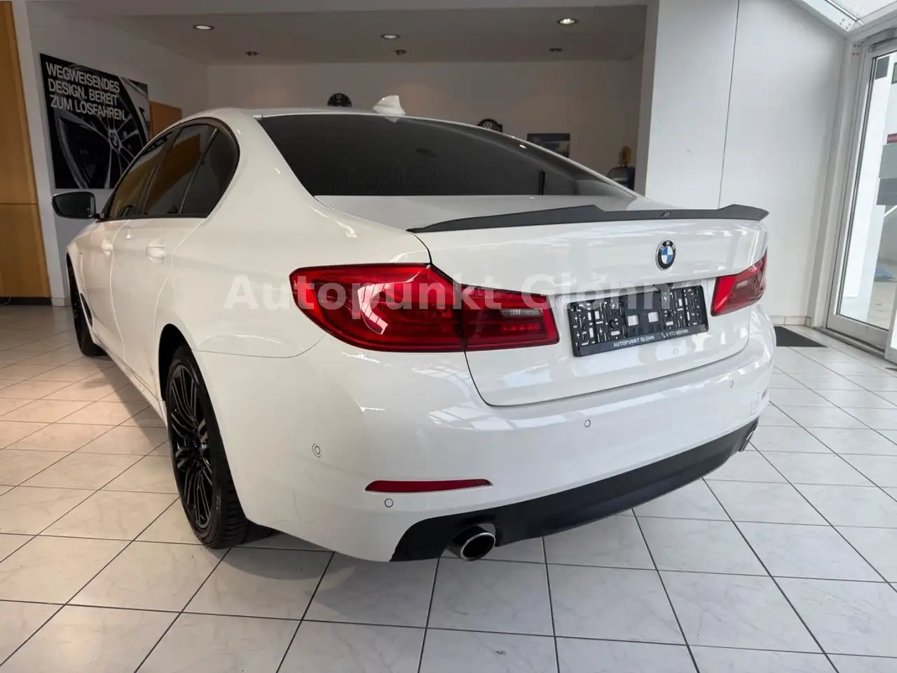 BMW 530 E - 184ch - 89 170KMS - CAMÉRA D'AIDE AU STATIONNEMENT - VOLANT EN CUIR