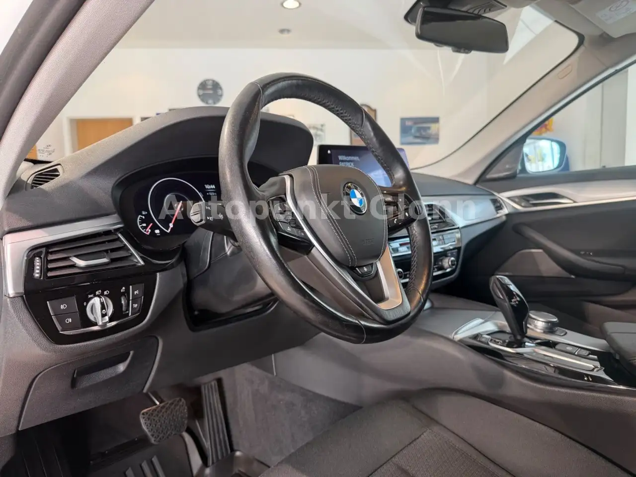BMW 530 E - 184ch - 89 170KMS - CAMÉRA D'AIDE AU STATIONNEMENT - VOLANT EN CUIR