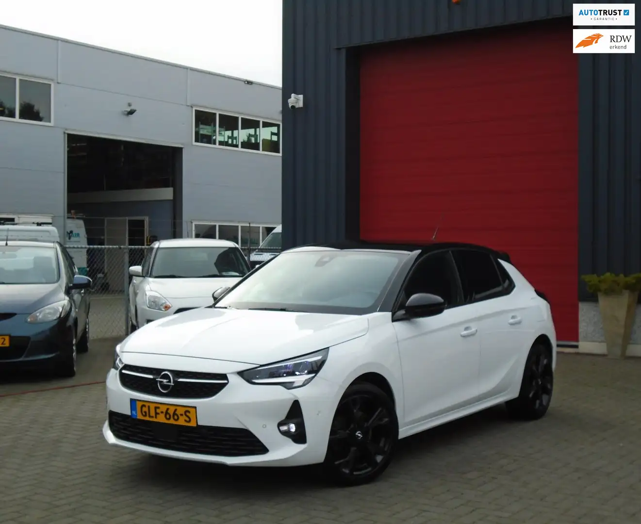 Opel Corsa 1.2 GS-Line,Automaat,131 PK Wit - 1