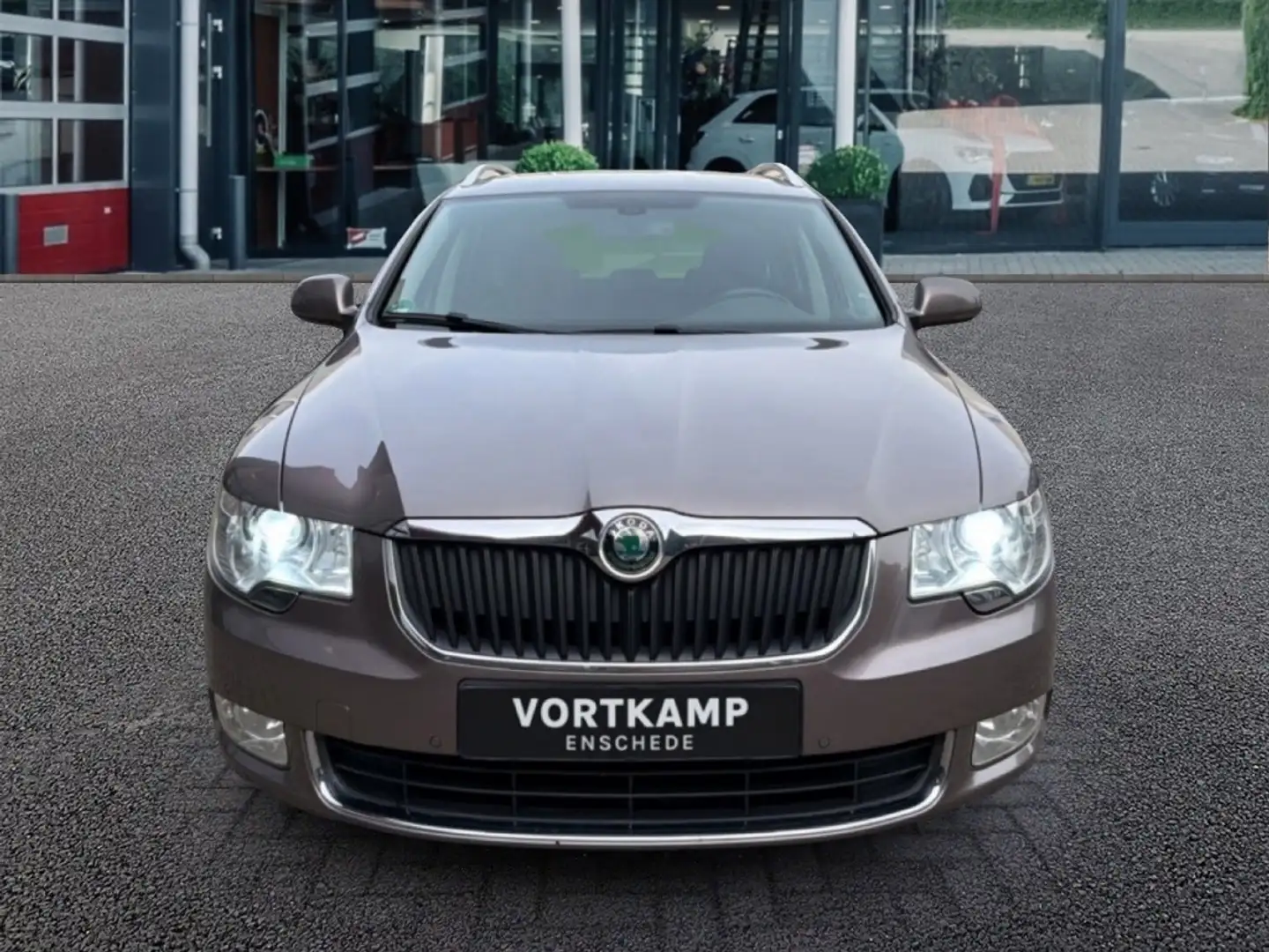 Skoda Superb 1.8 TSI Elegance Business Line LEDER/MEMORY/AFN.TR Brun - 2