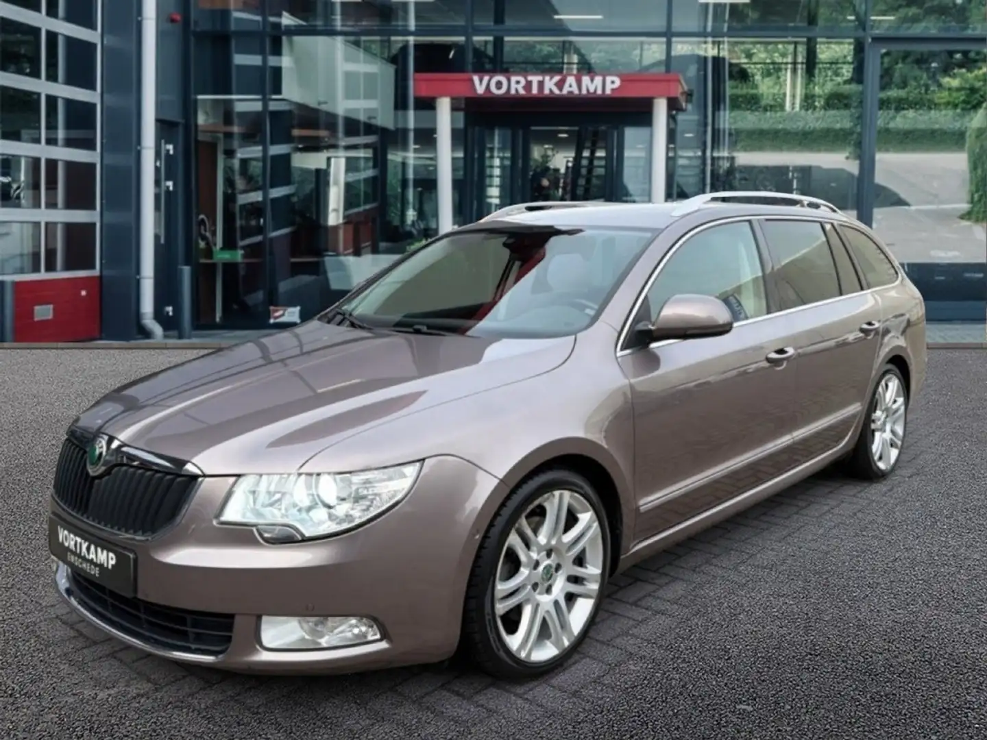 Skoda Superb 1.8 TSI Elegance Business Line LEDER/MEMORY/AFN.TR Brun - 1