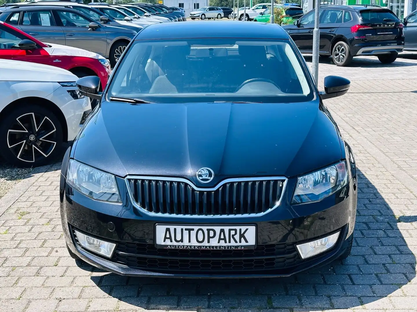 Skoda Octavia Lim. Ambition *1.HAND*DSG*PDC* Noir - 2