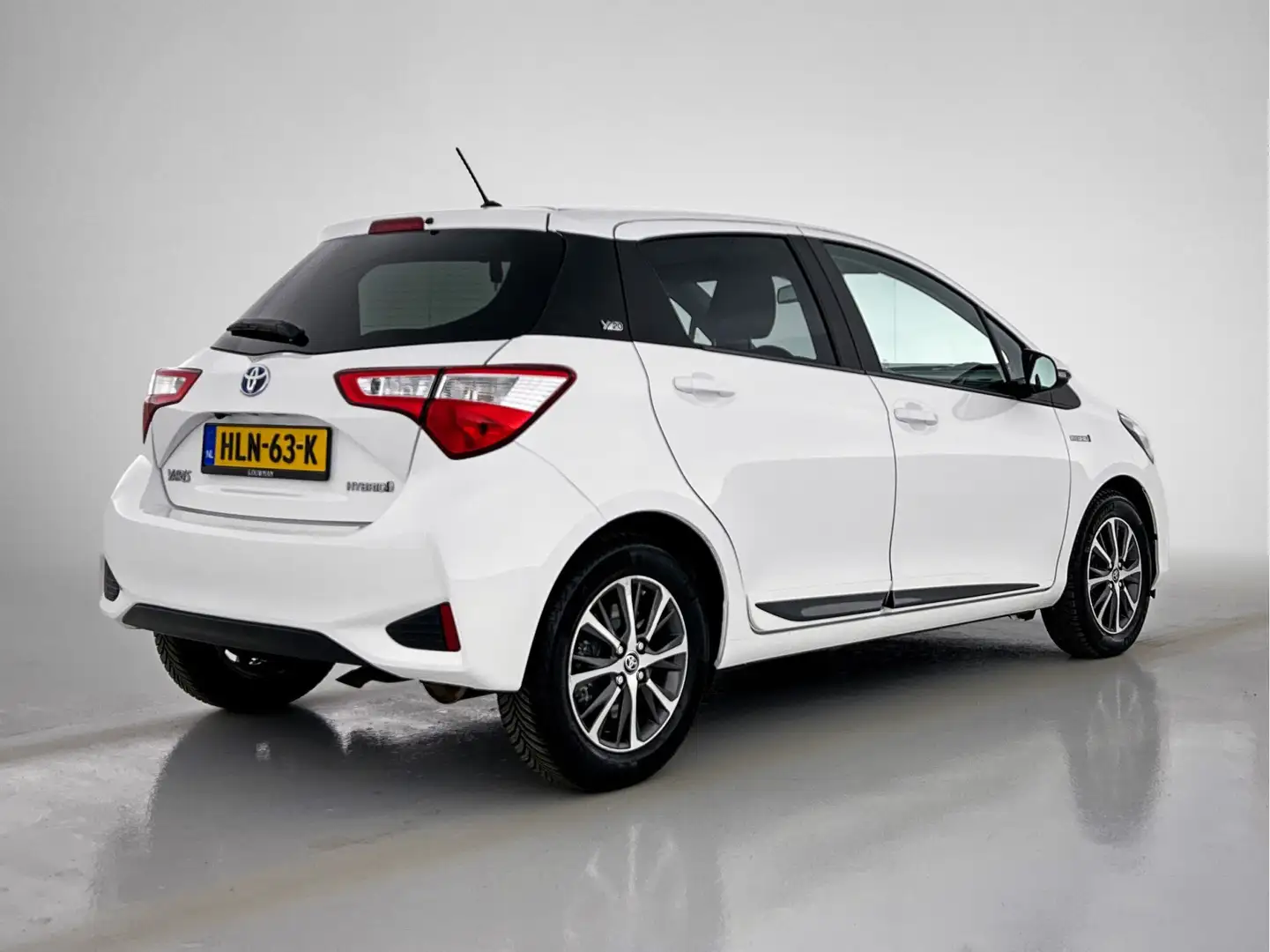Toyota Yaris 1.5 Hybrid Y20 Limited | LM Velgen | Wit - 2