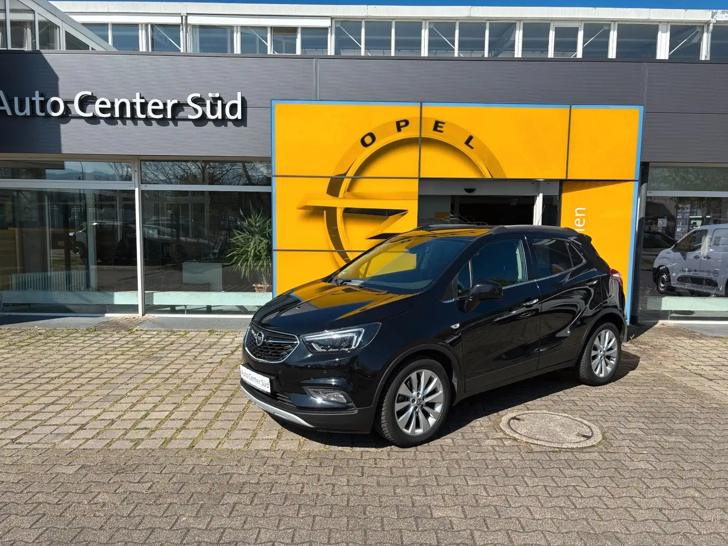 Opel Mokka X Innovation 1.4 AT Schwarz - 1