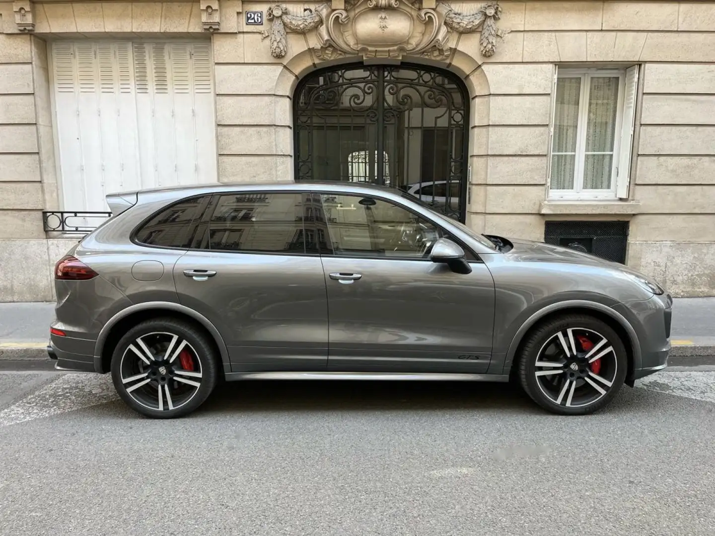 Porsche Cayenne GTS 440Ch Gris - 2