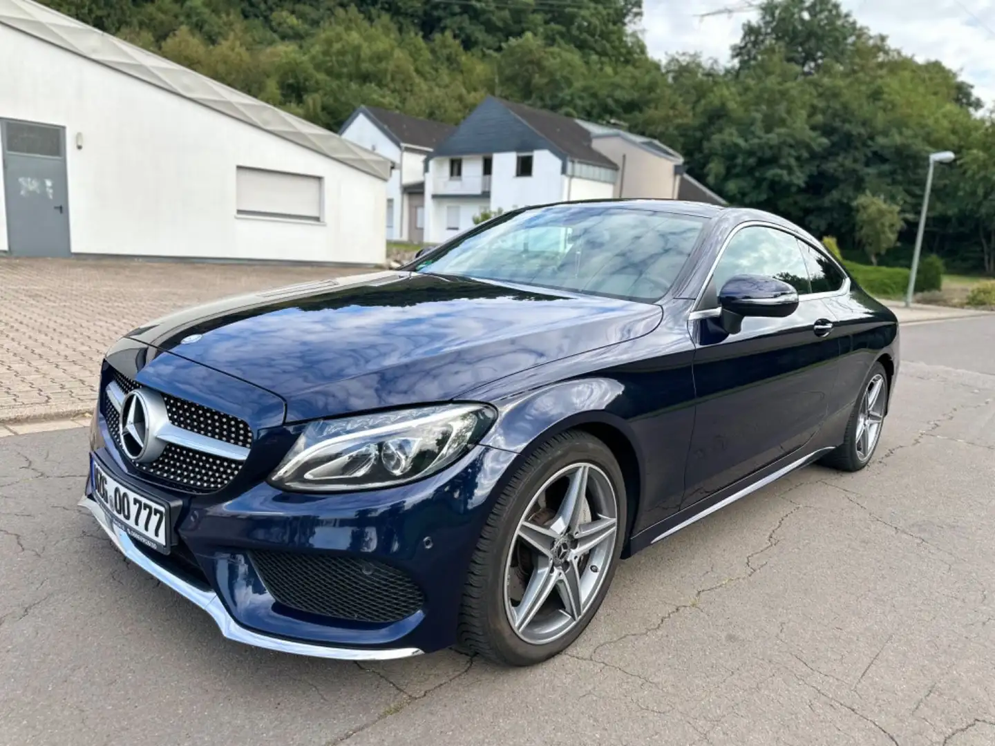 Mercedes-Benz C 250 d Coupe AMG Line*Panorama*Memory*Alcantara* Blau - 1