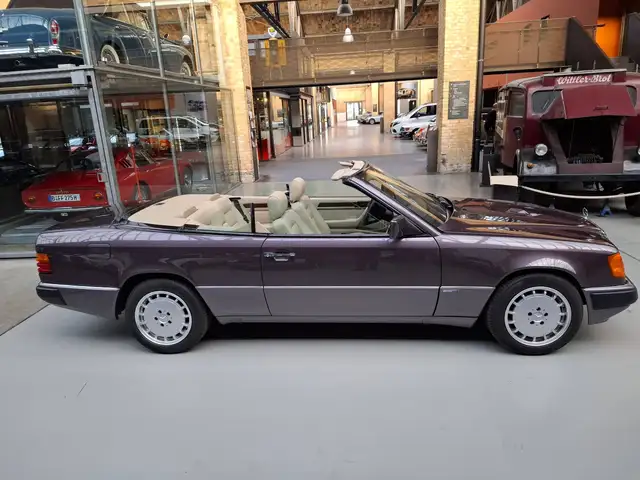 Mercedes-Benz Baureihe 124 CE-Klasse 300 CE-24