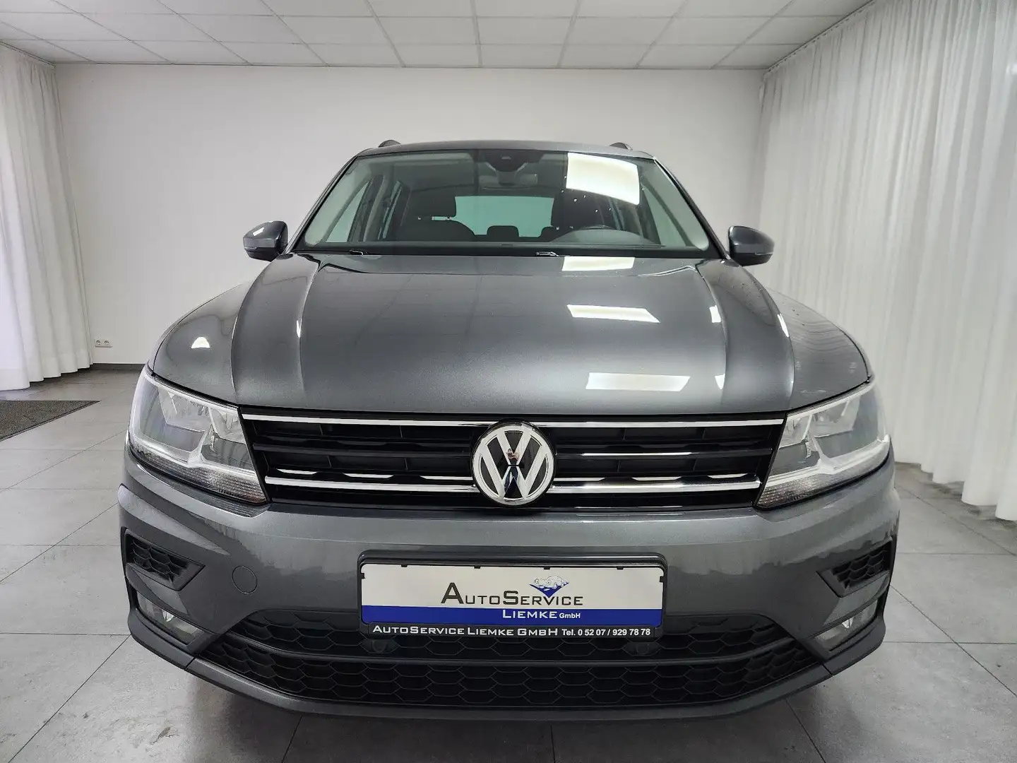 Volkswagen Tiguan 150PS DSG AHK NAV SHZ PDC KAM LED Grau - 2