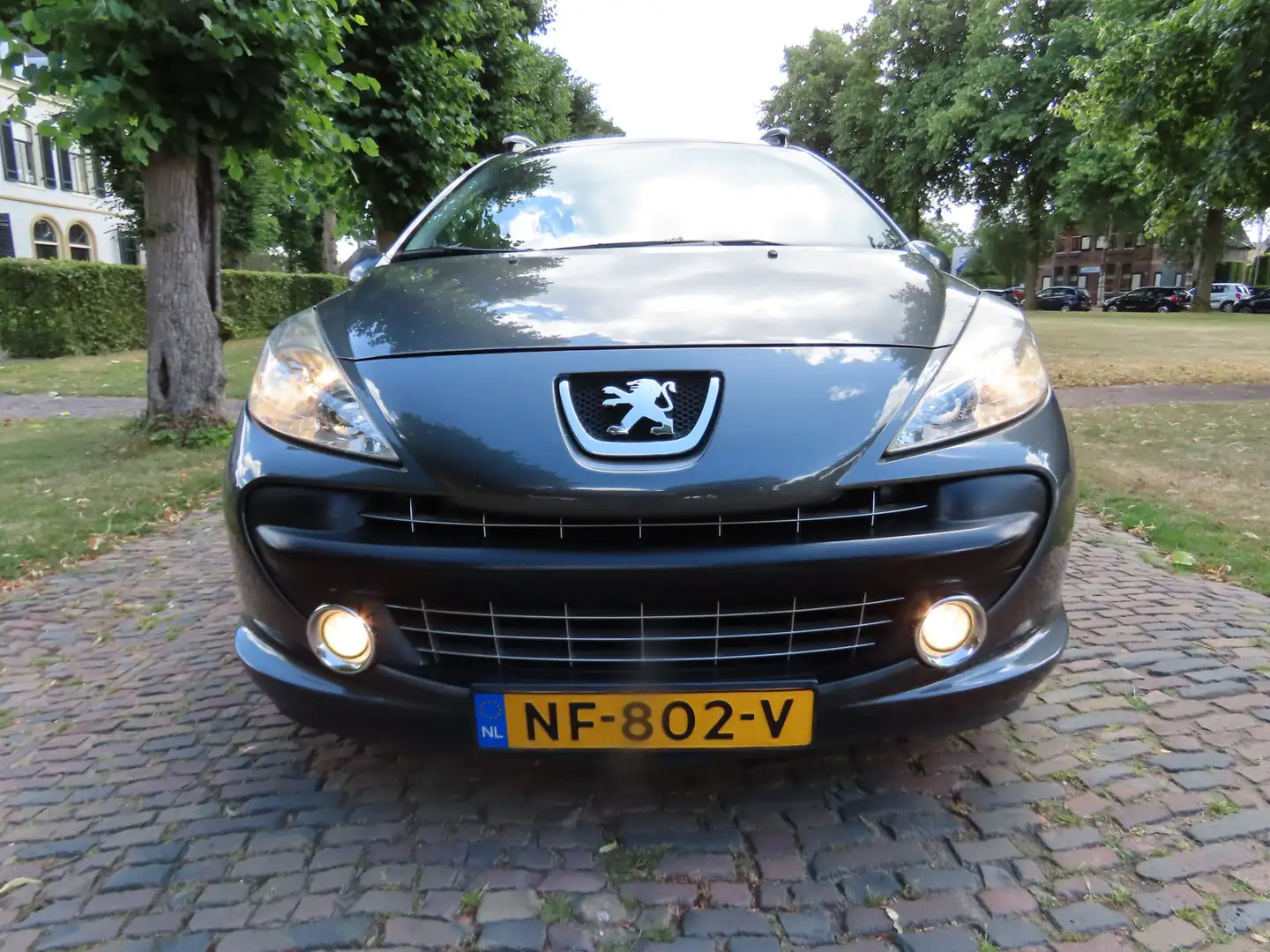Peugeot 207 SW 1.4 VTi X-line Airco Panaoramadak Lm Velgen Tre Grijs - 2