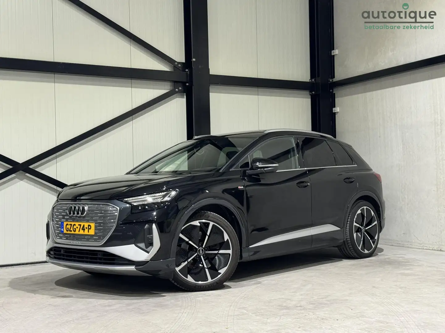 Audi Q4 e-tron 40 Launch edition S Competition 77 kWh | panorama Zwart - 1
