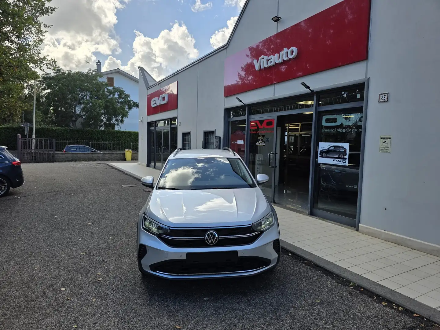 Volkswagen Taigo Taigo 1.0 tsi Edition Plus 95cv Silber - 1