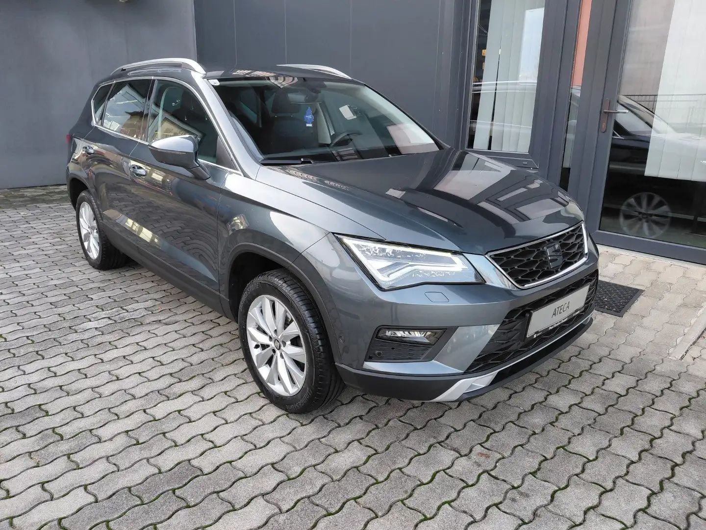 SEAT Ateca Style 1,5 TSI 150PS, Anhängevorrichtung Grau - 1