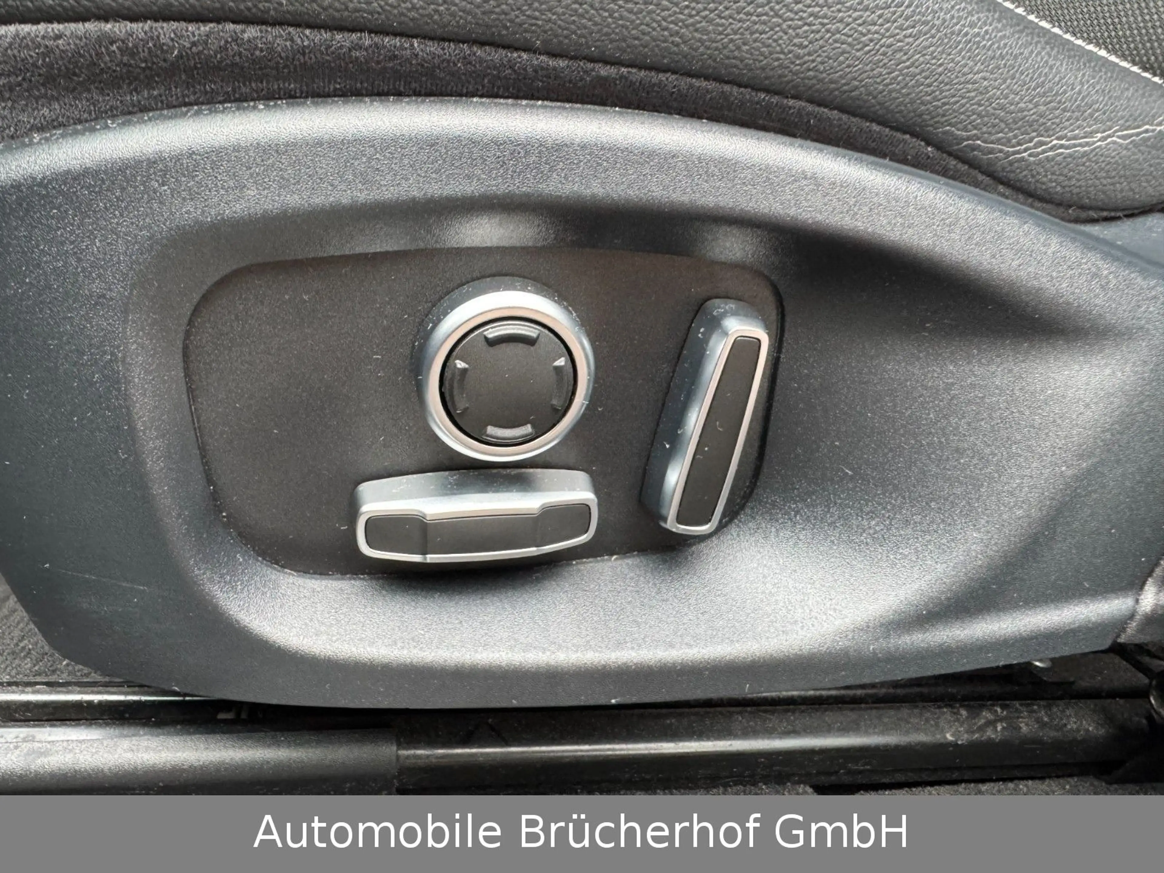 Jaguar F-Pace R-Sport AWD Meridian/Memory/Kam/Dig.Tacho — photo 13