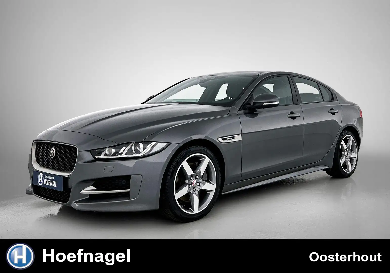Jaguar XE 2.0t R-Sport Automaat | Panoramadak | Navigatie | Grijs - 1