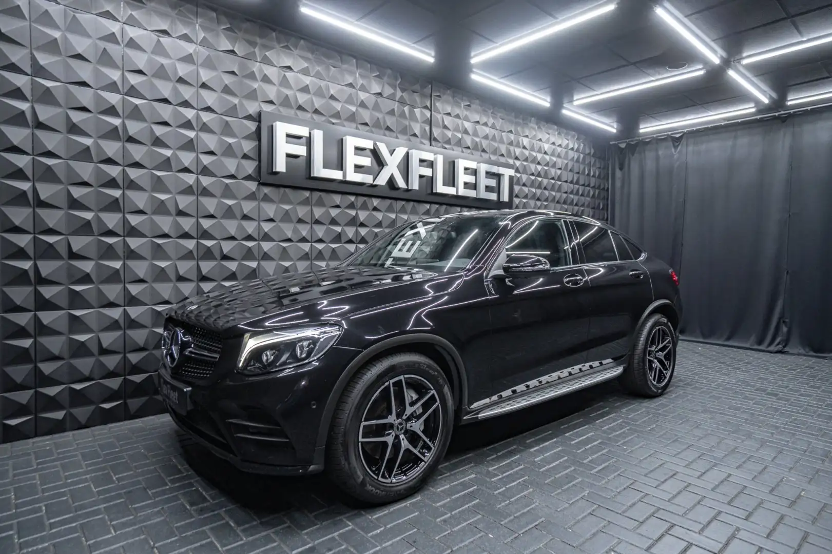 Mercedes-Benz GLC 350 d AMG 4Matic COMAND AHK S-Dach Schwarz - 2