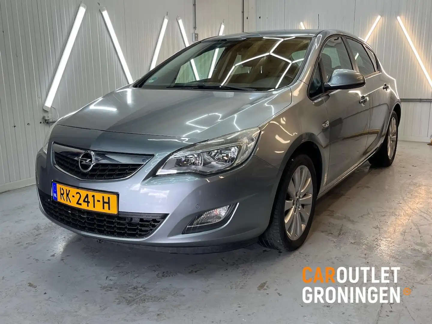 Opel Astra 1.6 Sport 5D | AUTOMAAT | CLIMA | PDC | CRUISE Grijs - 1
