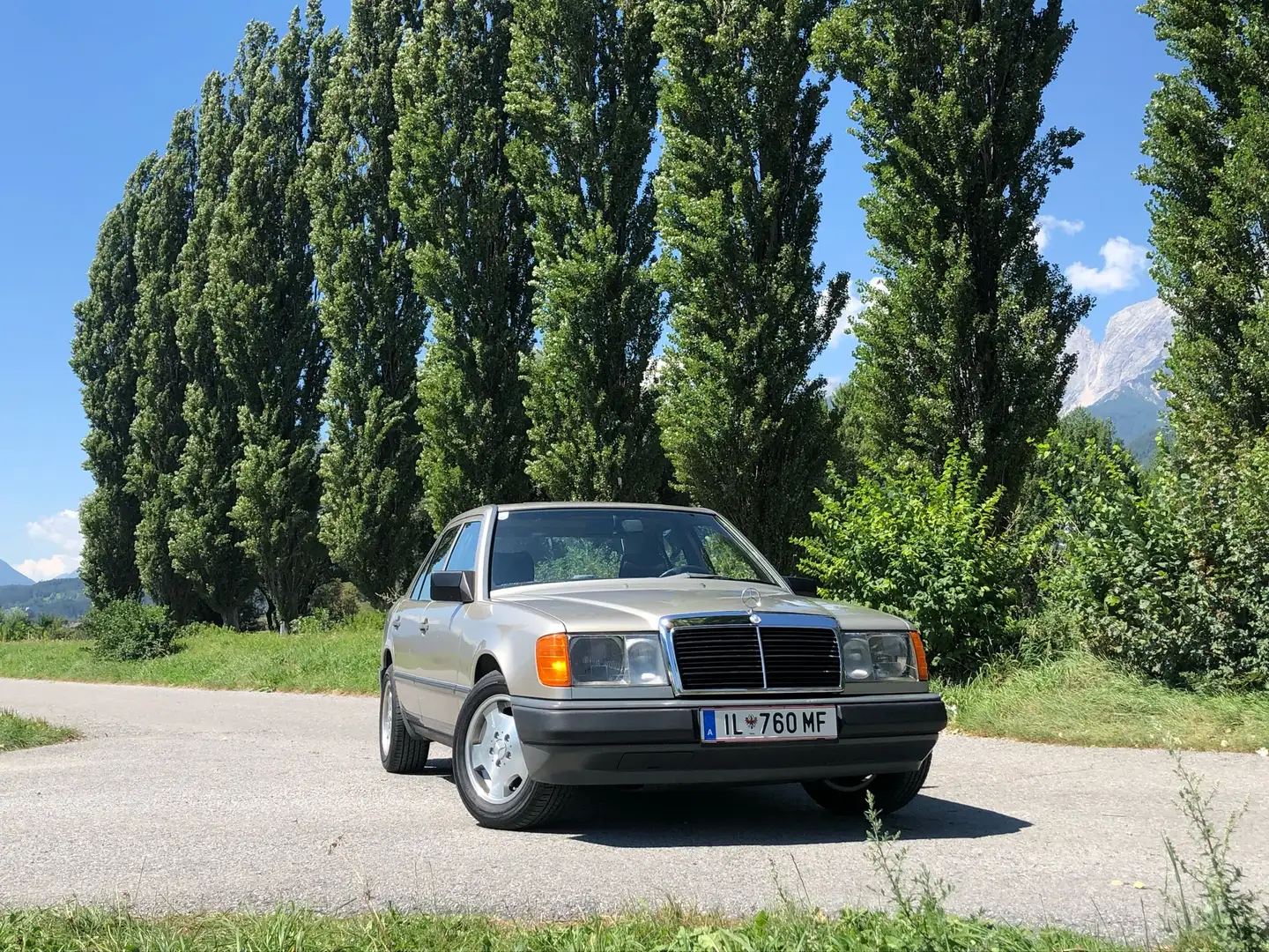 Mercedes-Benz 300 E Automatik Zilver - 1