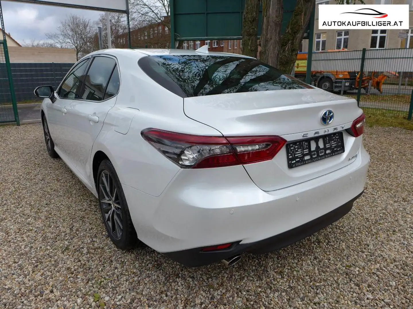 Toyota Camry 2.5 Hybrid Lounge *Neuwagen* Weiß - 2