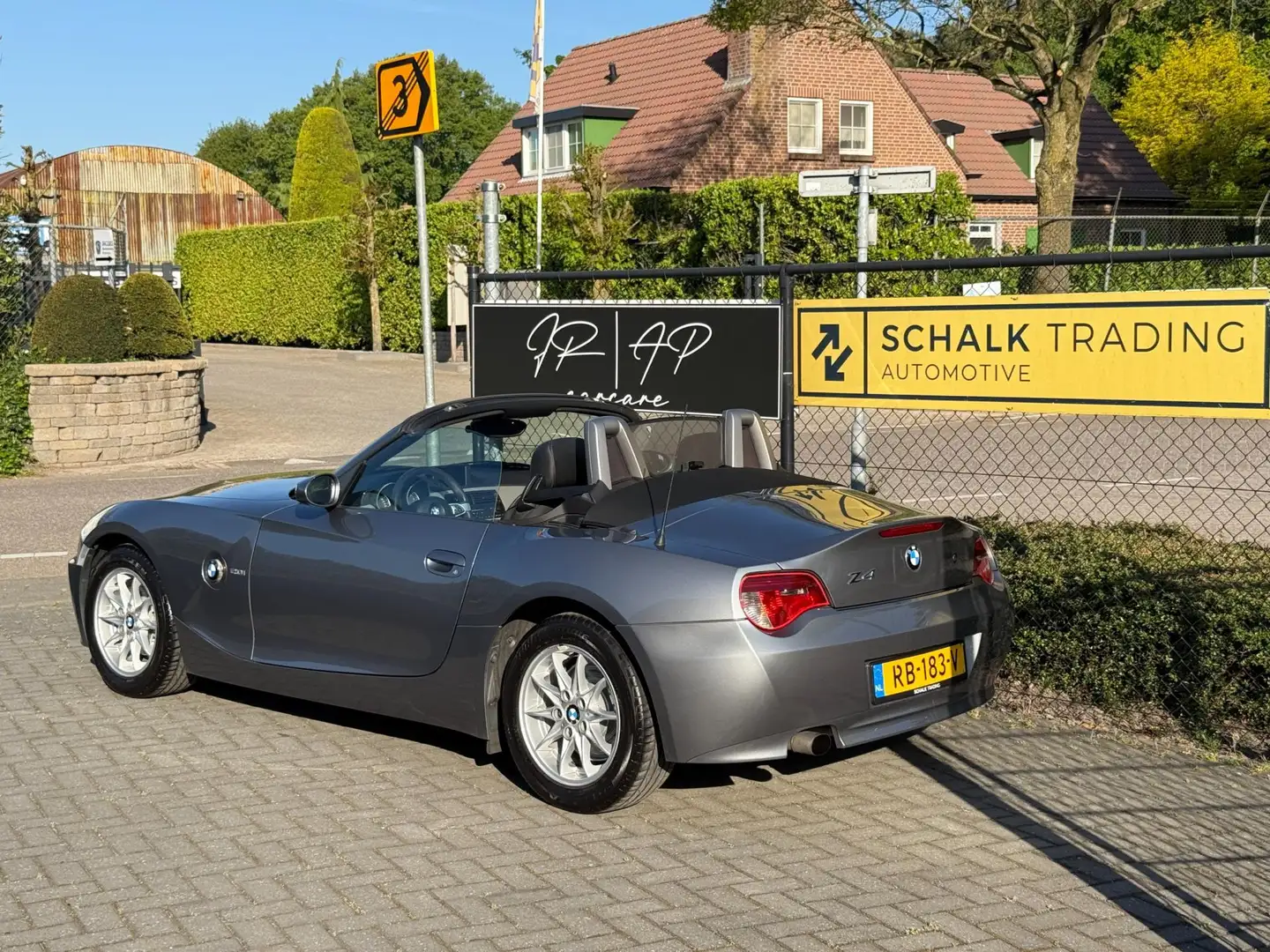 BMW Z4 Roadster SDrive20i|Stoelverwarming|Cruise|Dealer o Grijs - 2