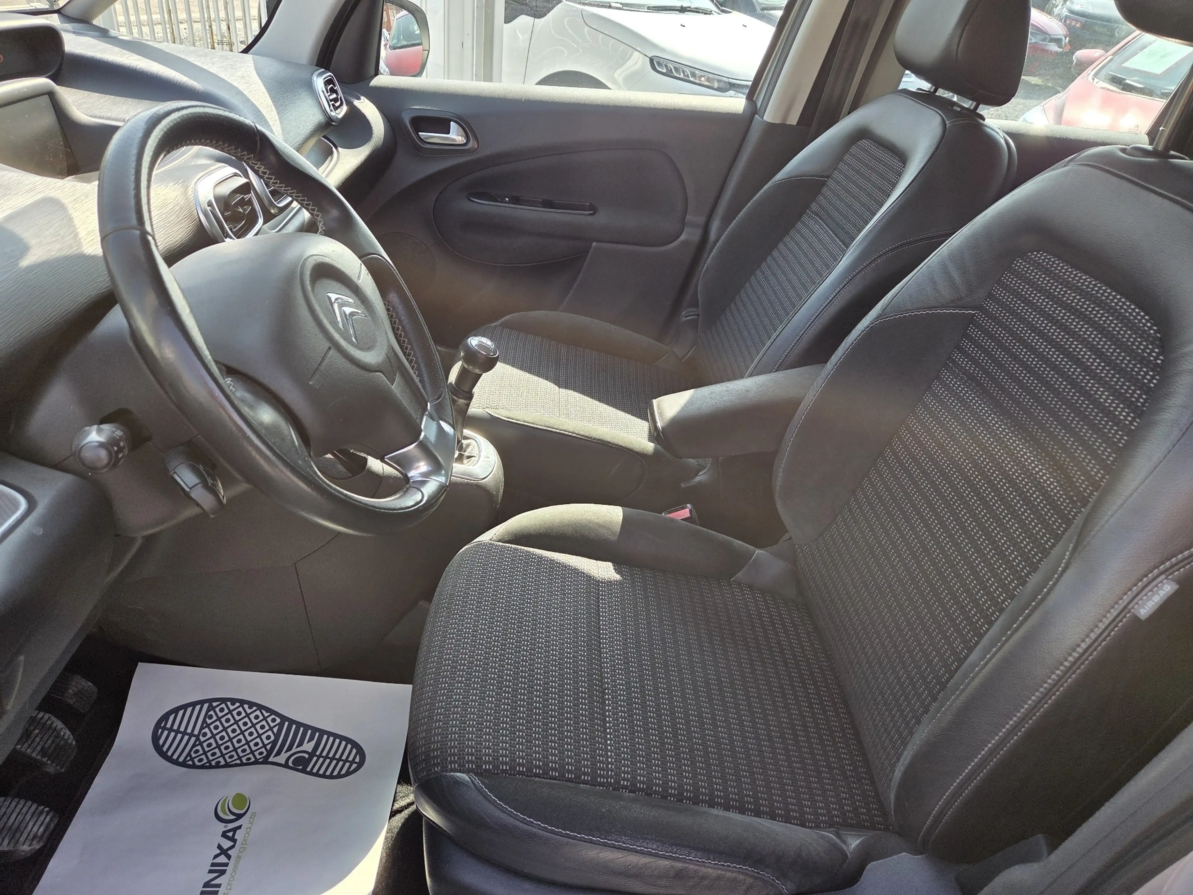 Citroen C3 Picasso 1.2 PureTech Exclusive — photo 10