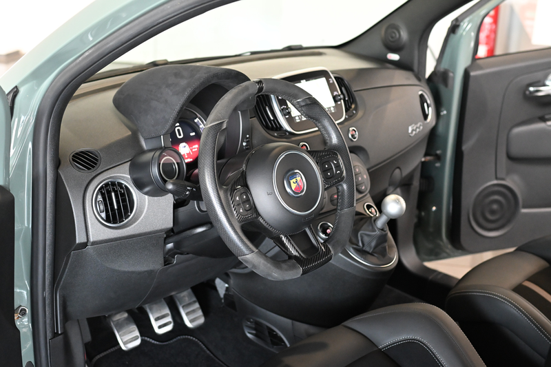 Abarth 695 70th Anniversario Sabelt-Sportsitze Navi PDC — photo 8