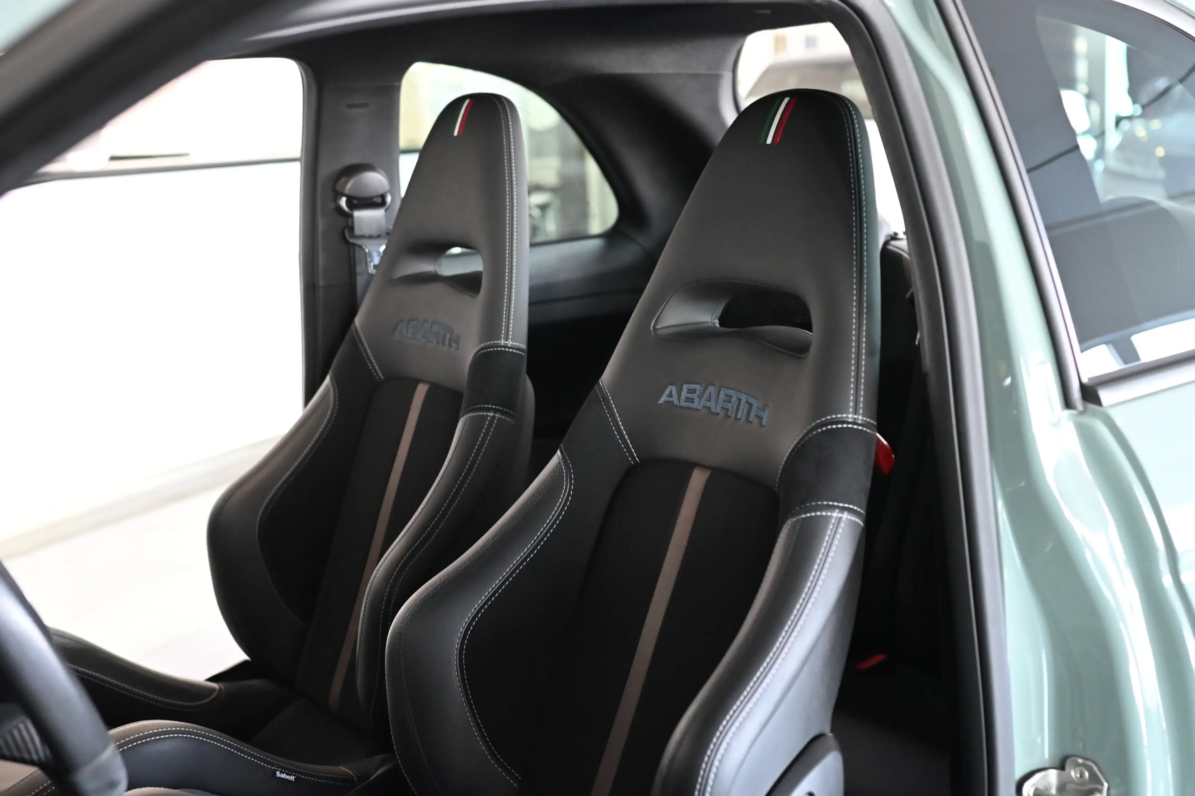 Abarth 695 70th Anniversario Sabelt-Sportsitze Navi PDC — photo 14