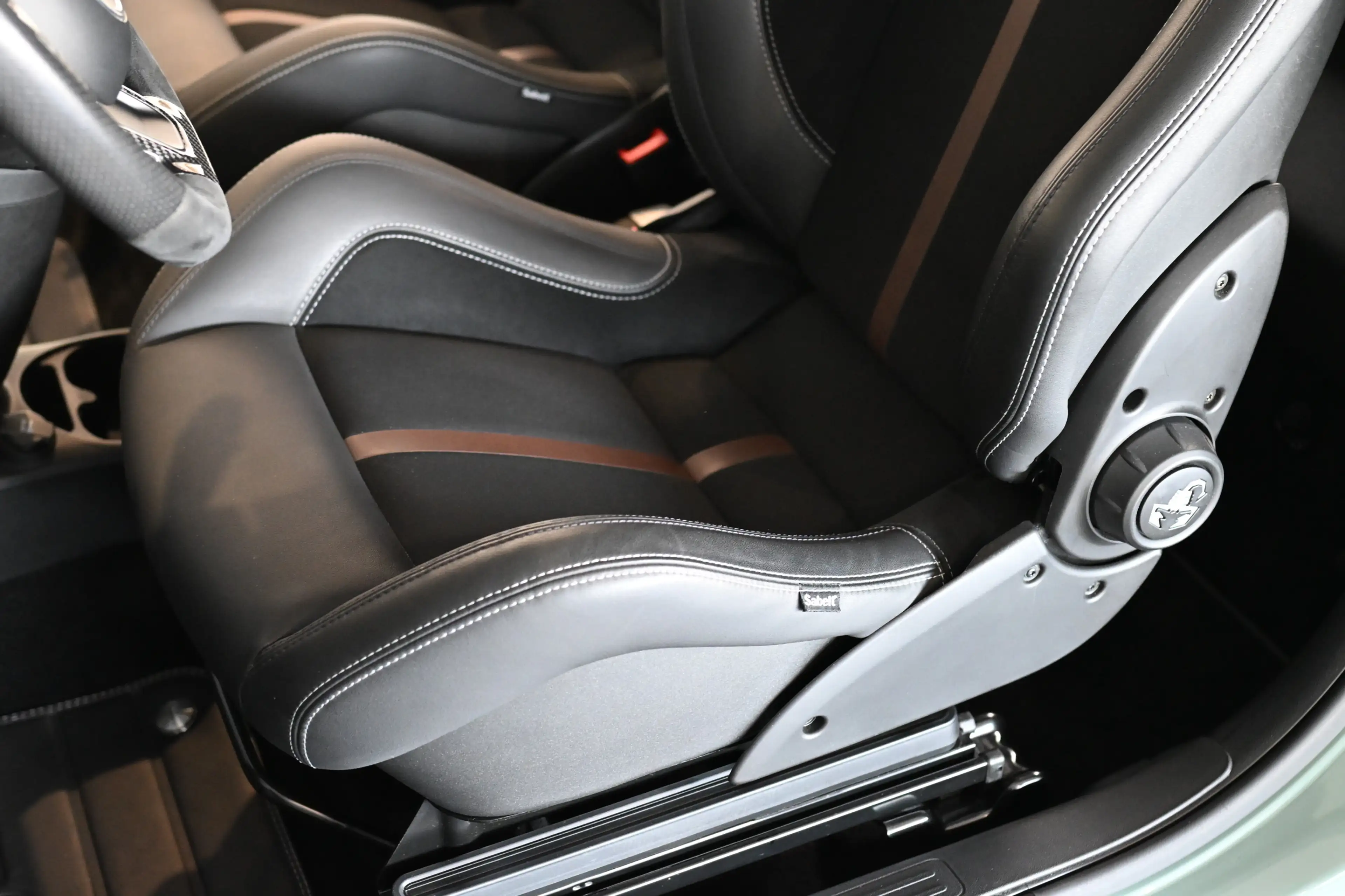 Abarth 695 70th Anniversario Sabelt-Sportsitze Navi PDC — photo 15