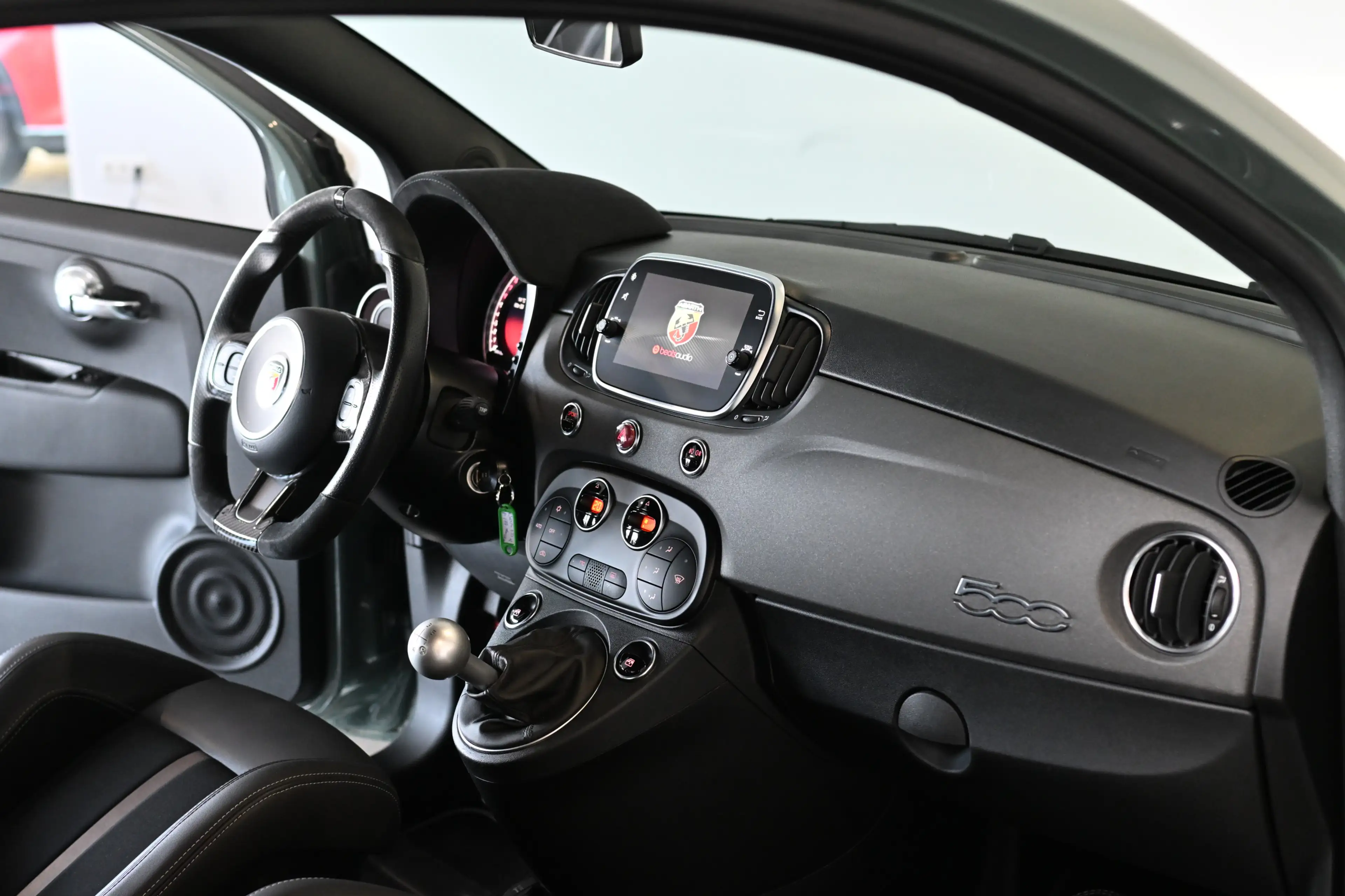 Abarth 695 70th Anniversario Sabelt-Sportsitze Navi PDC — photo 9