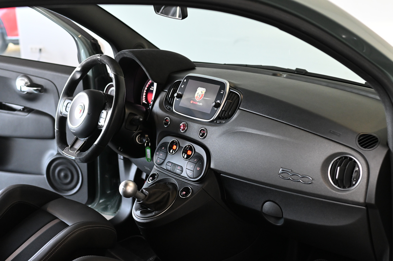 Abarth 695 70th Anniversario Sabelt-Sportsitze Navi PDC — photo 9