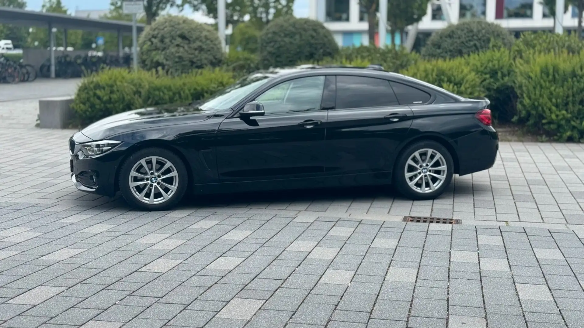 BMW 418 418d Gran Coupé Advantage Černá - 2