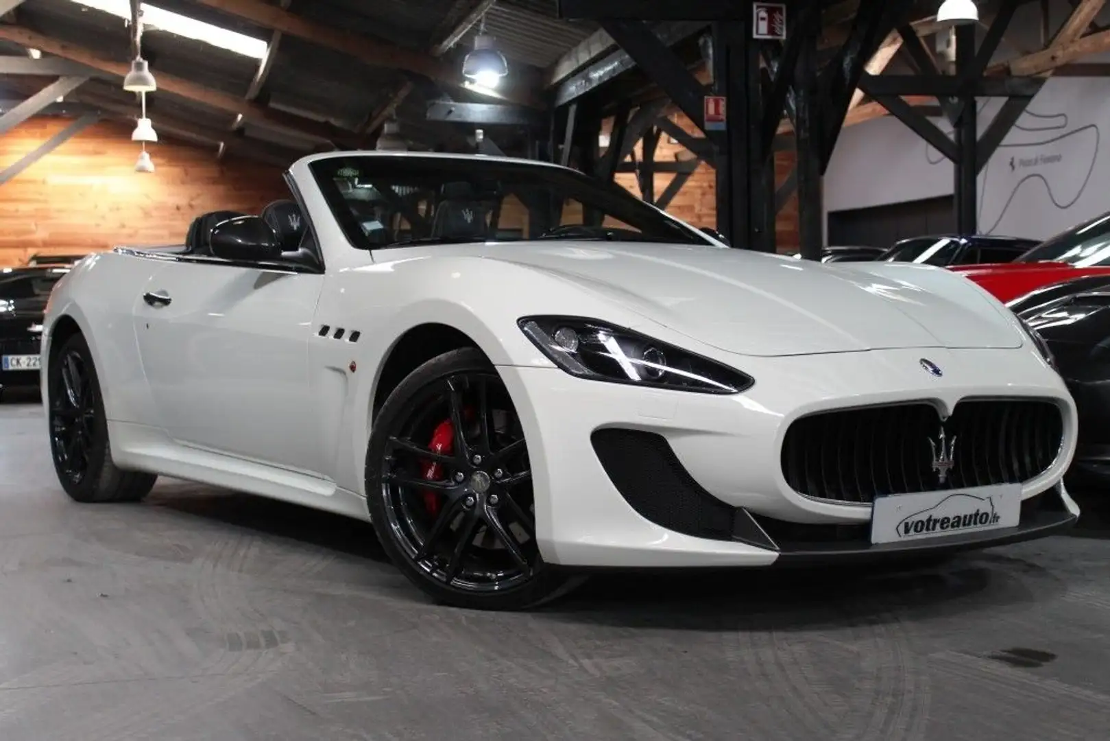 Maserati GranCabrio GRANCABRIO 2 4.7 V8 460 BVA6 SPORT MC Weiß - 1