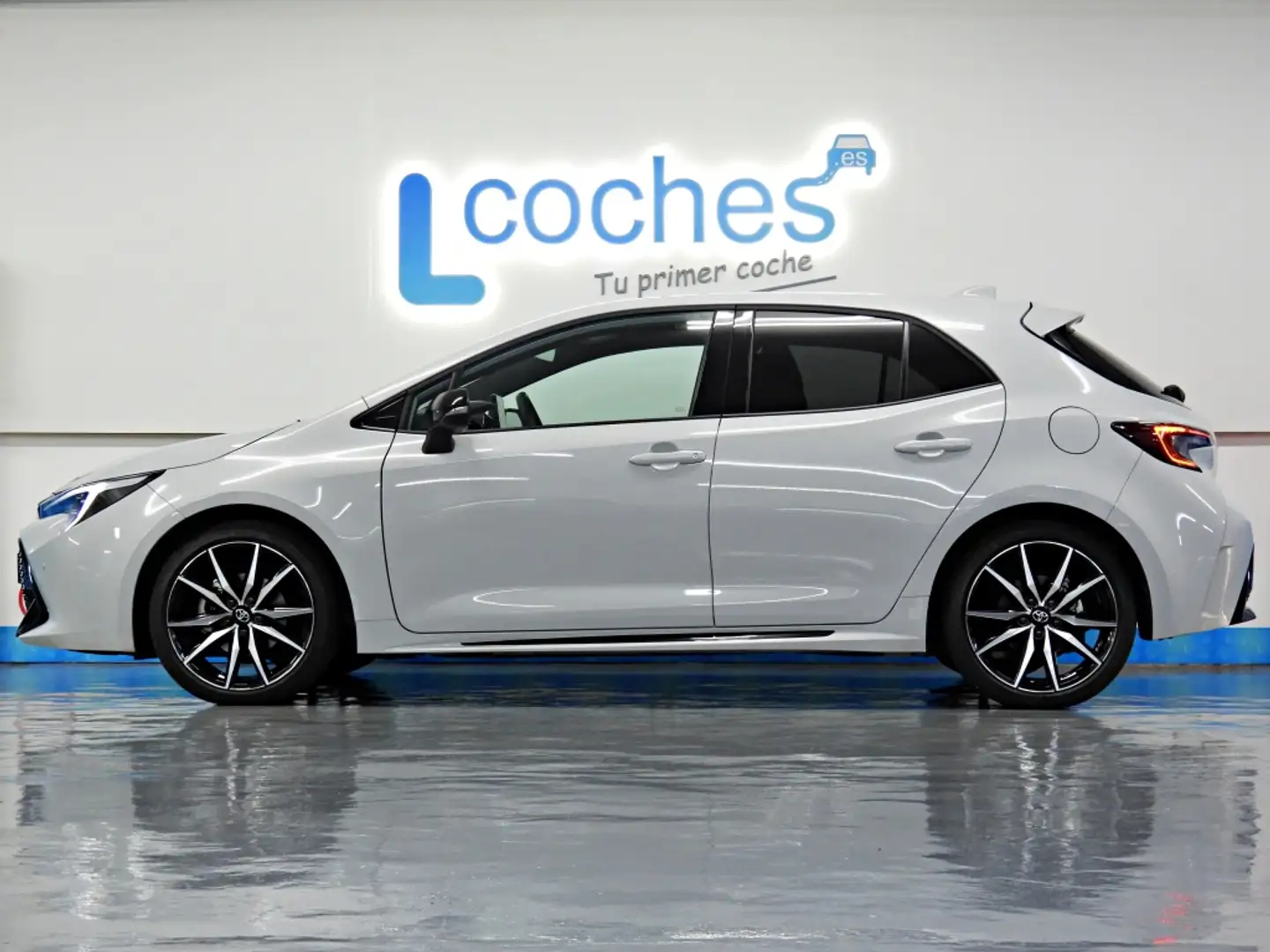 Toyota Corolla 140H GR Sport - 1