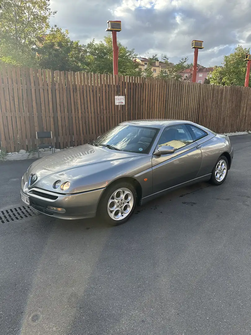 Alfa Romeo GTV 2.0 Twin Spark - 1