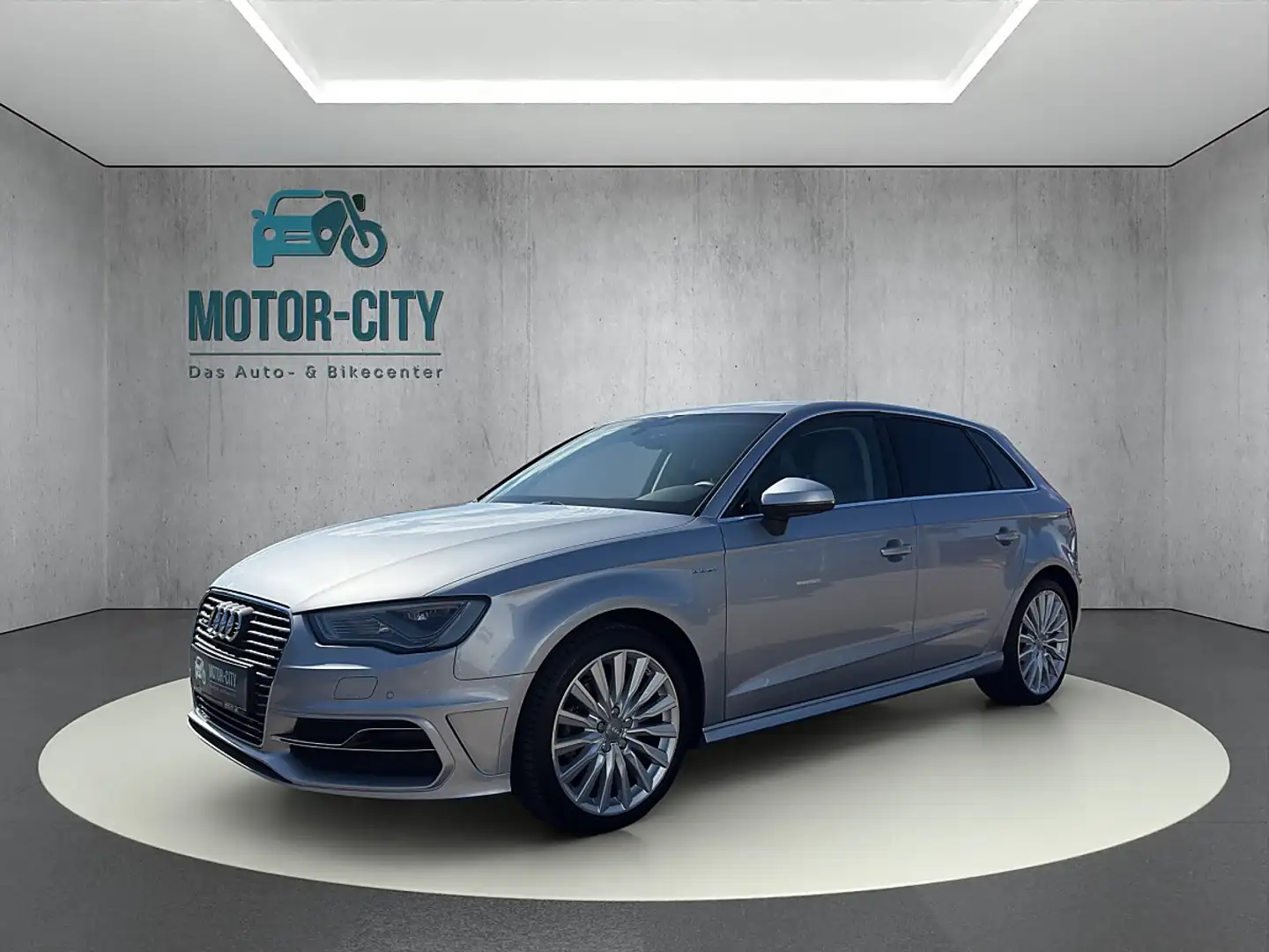 Audi A3 SB PHEV 1,4 TFSI e-tron Silber - 1